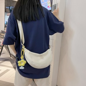 斜挎包女新款单肩包尼龙包饺子包