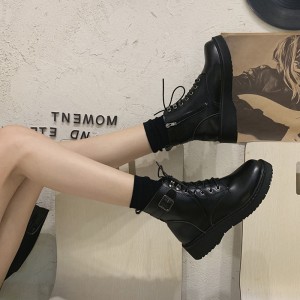 ins潮甜酷马丁靴女 2023年新款春秋单靴 黑色平底英伦风短靴 女靴子
